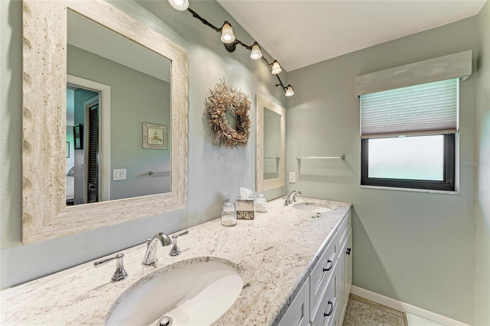 A4661878 Property Photo