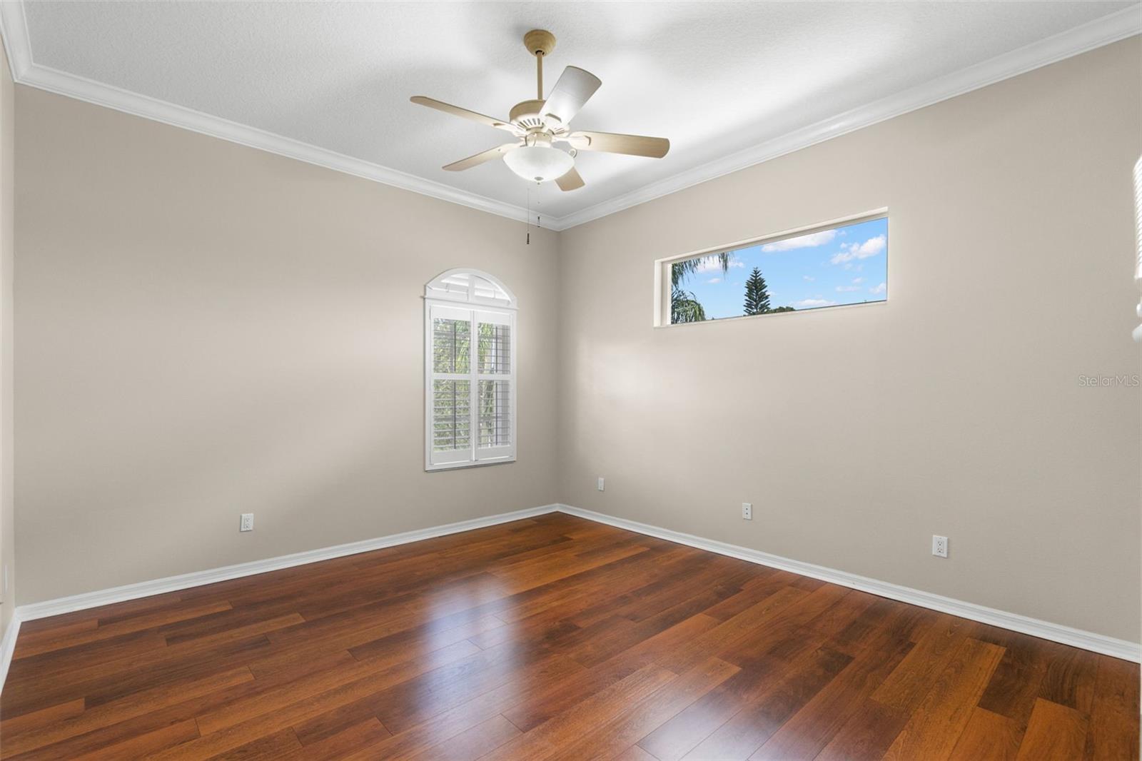 Additional guest bedroom