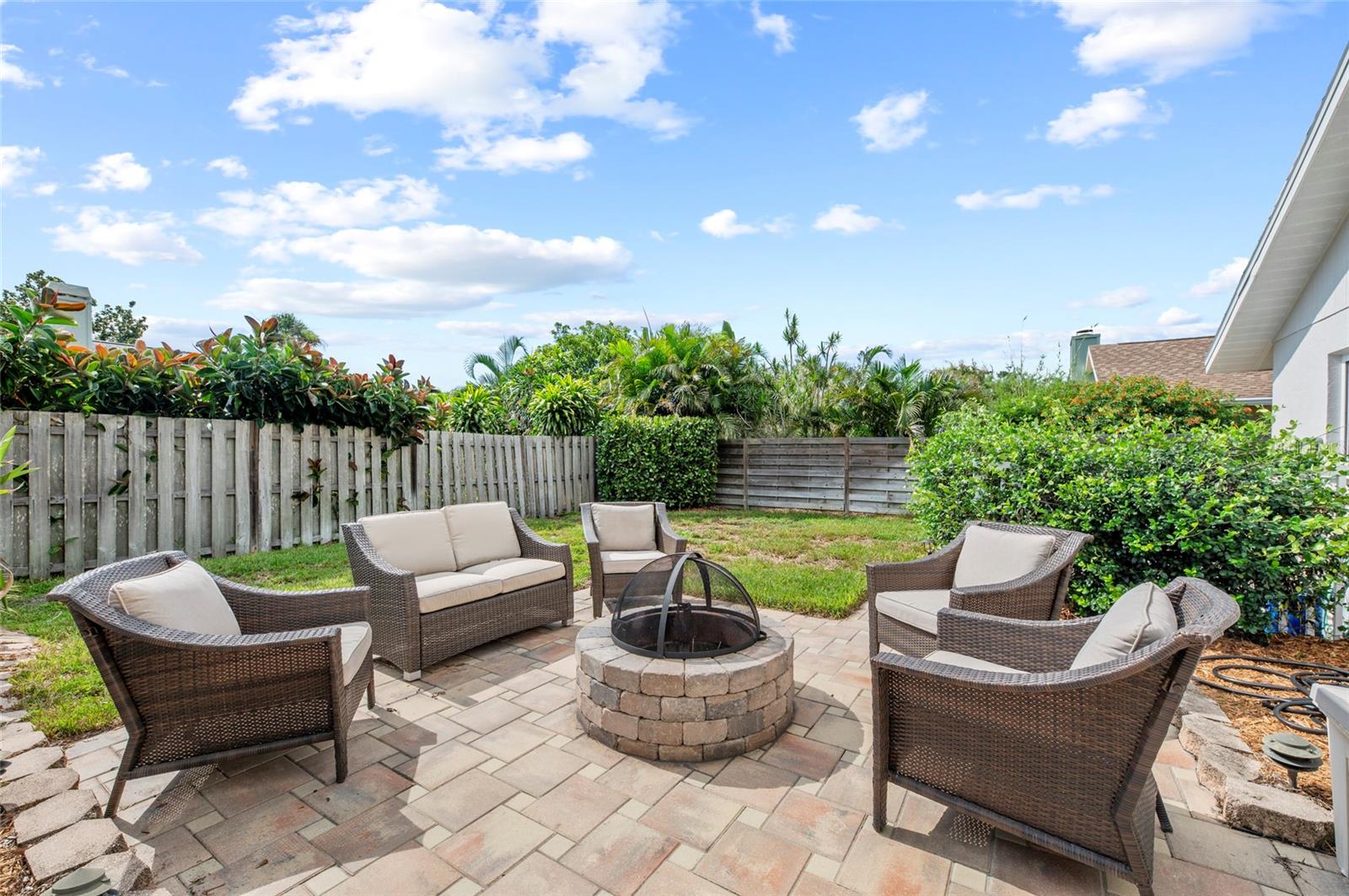 A4661889 Property Photo