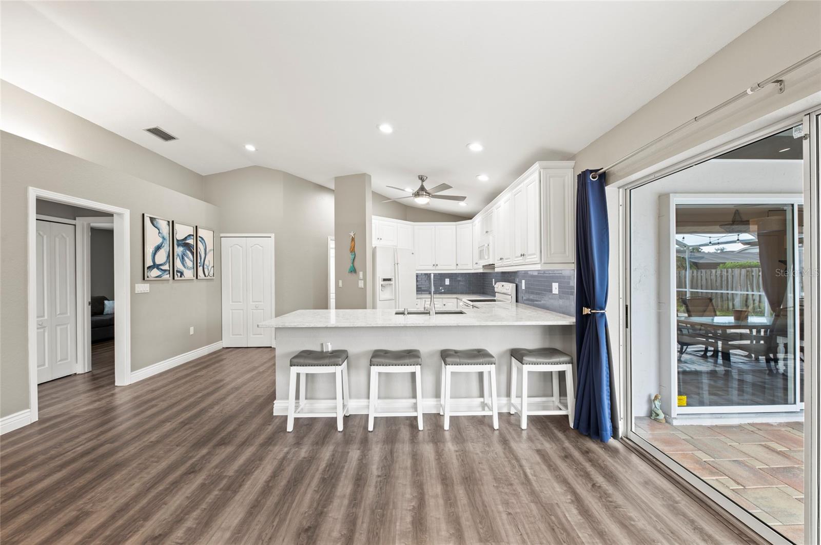 A4661889 Property Photo