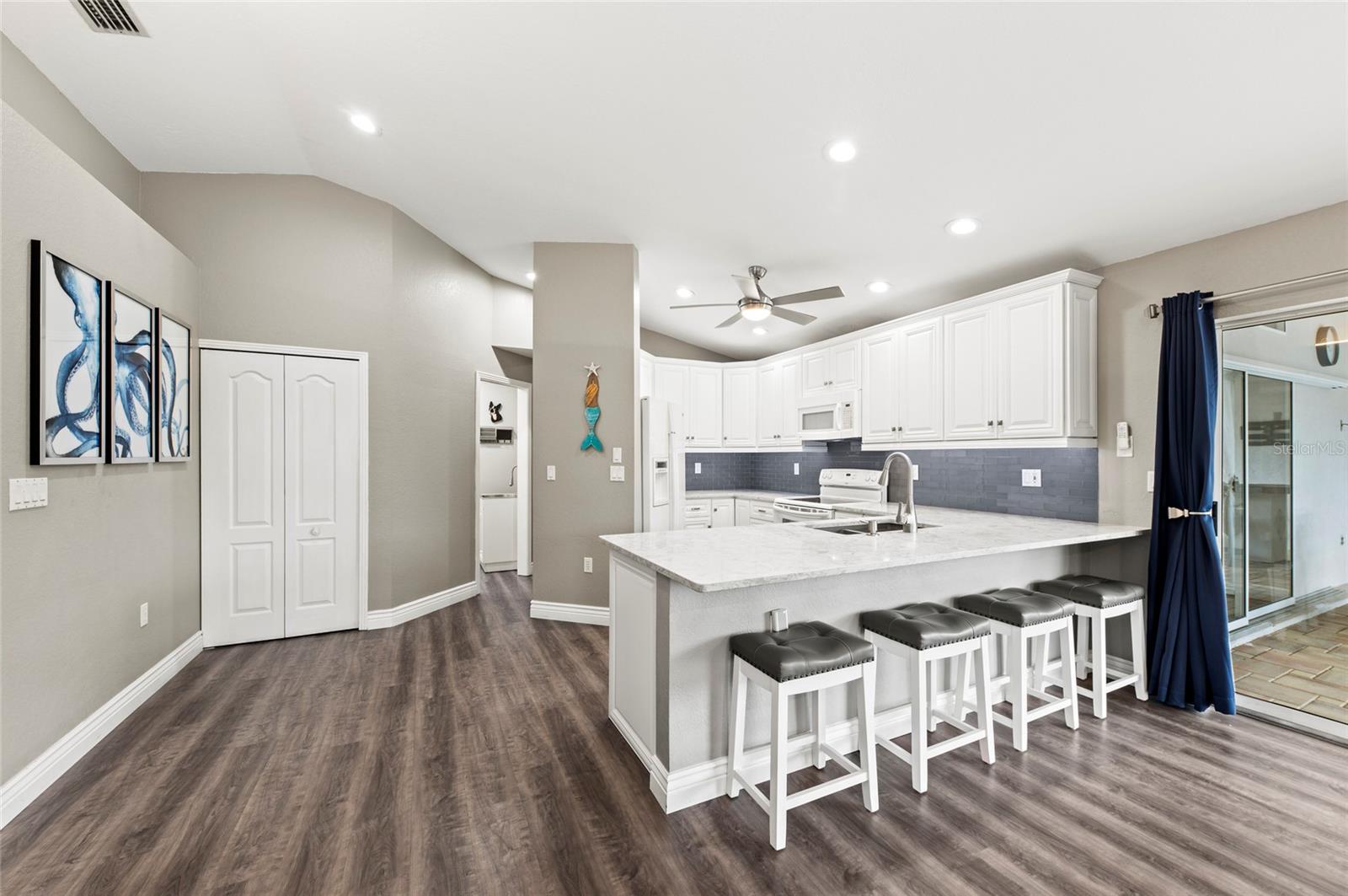 A4661889 Property Photo