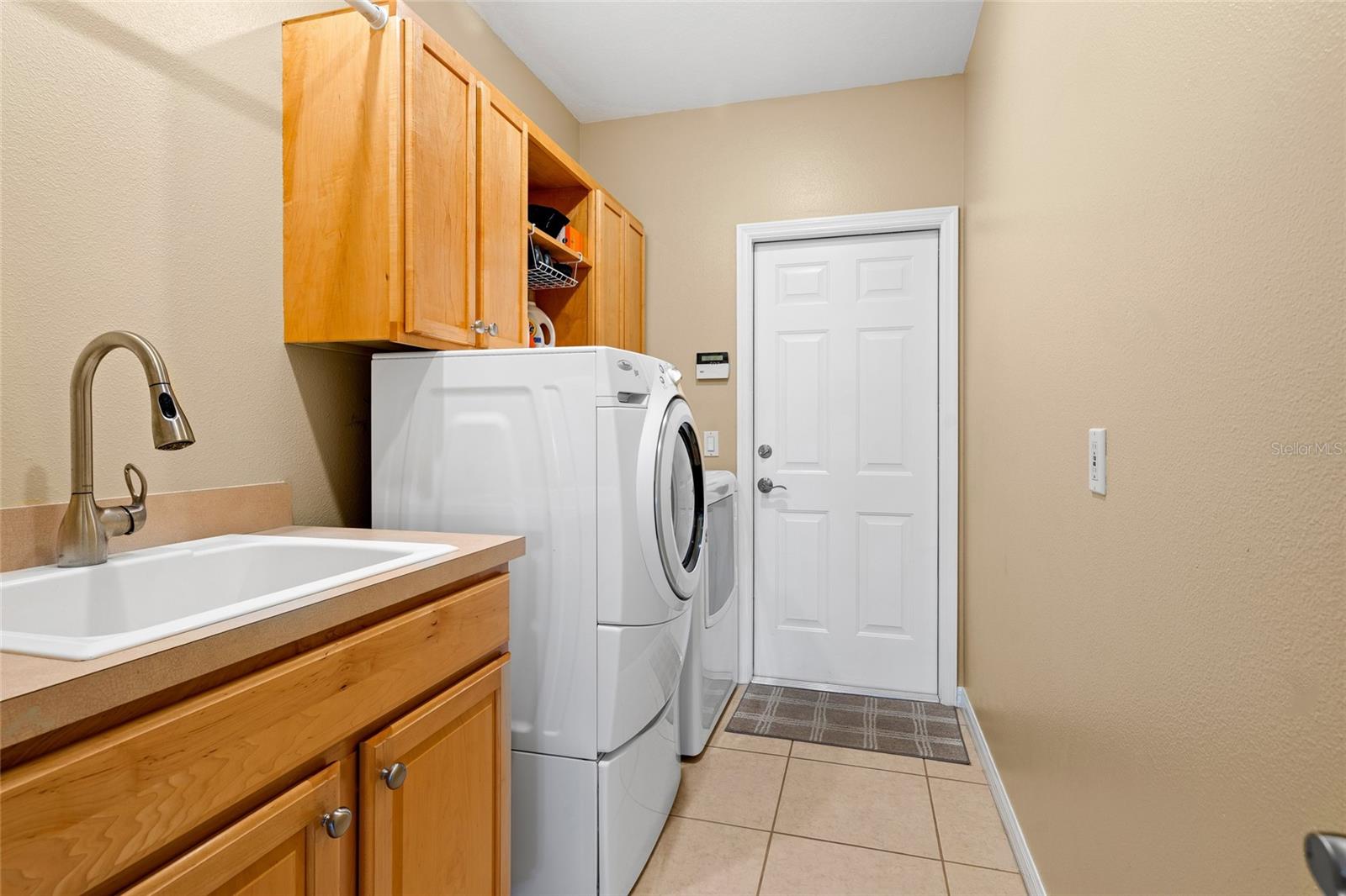 A4661906 Property Photo