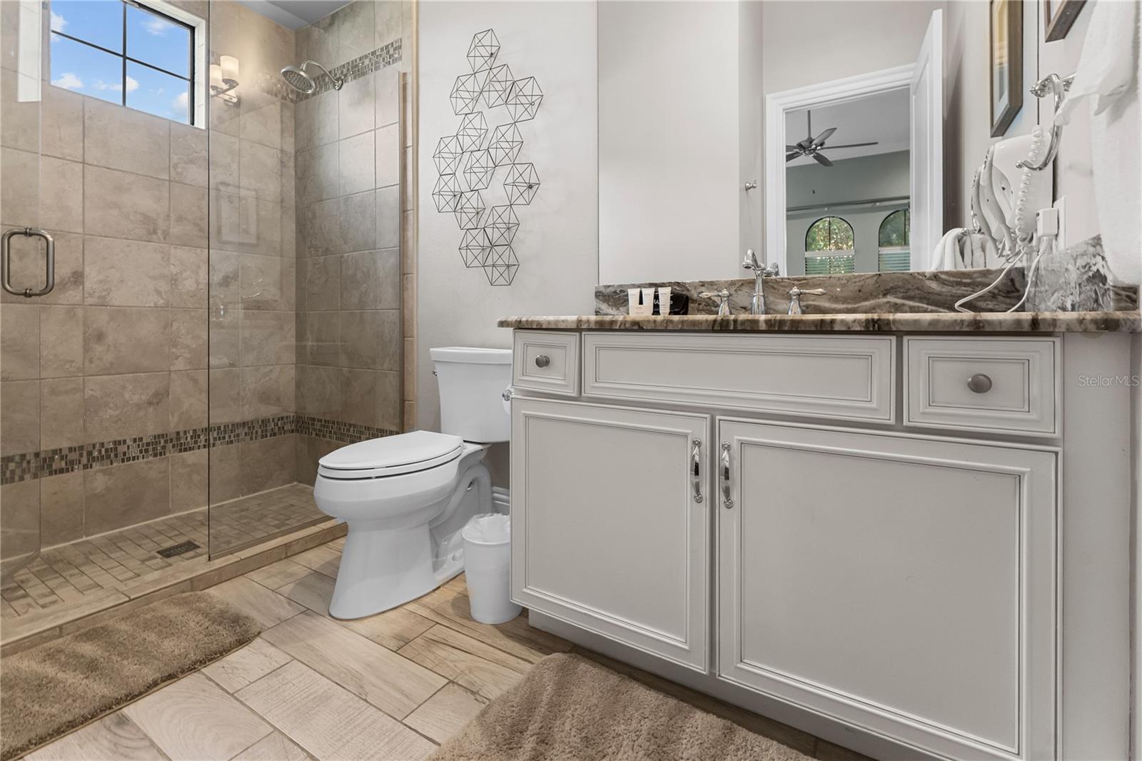 O6335478 Property Photo