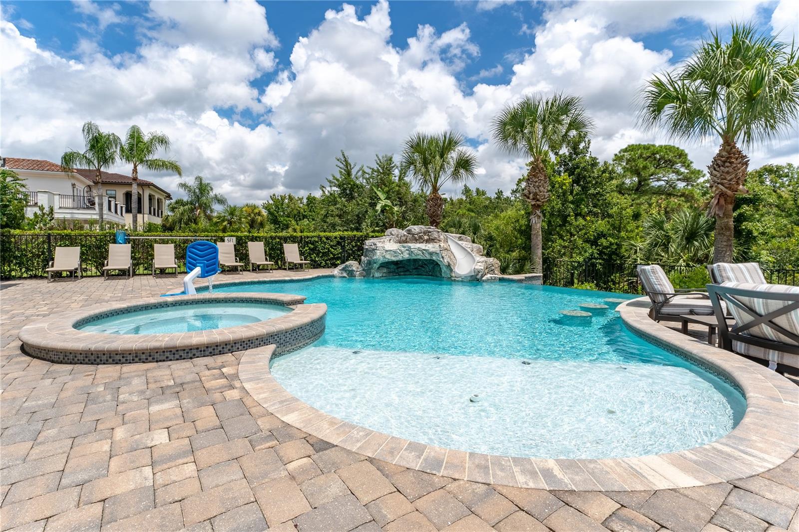 O6335478 Property Photo