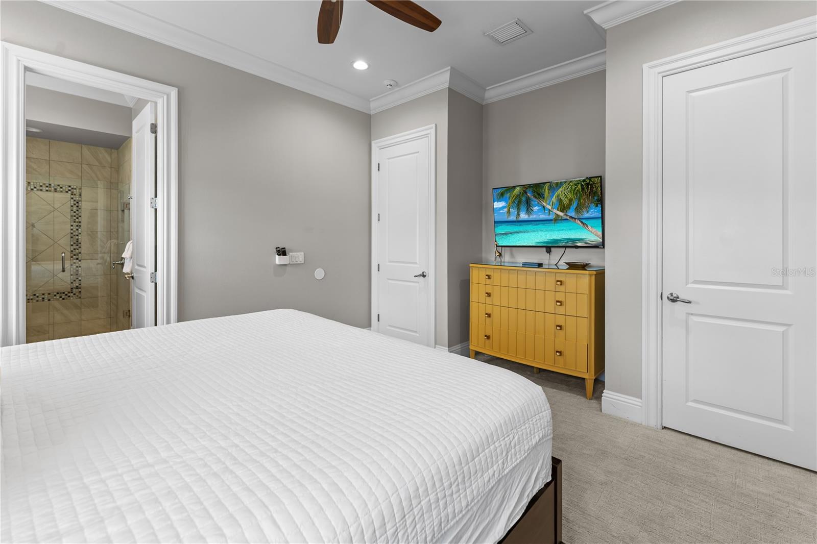 O6335478 Property Photo