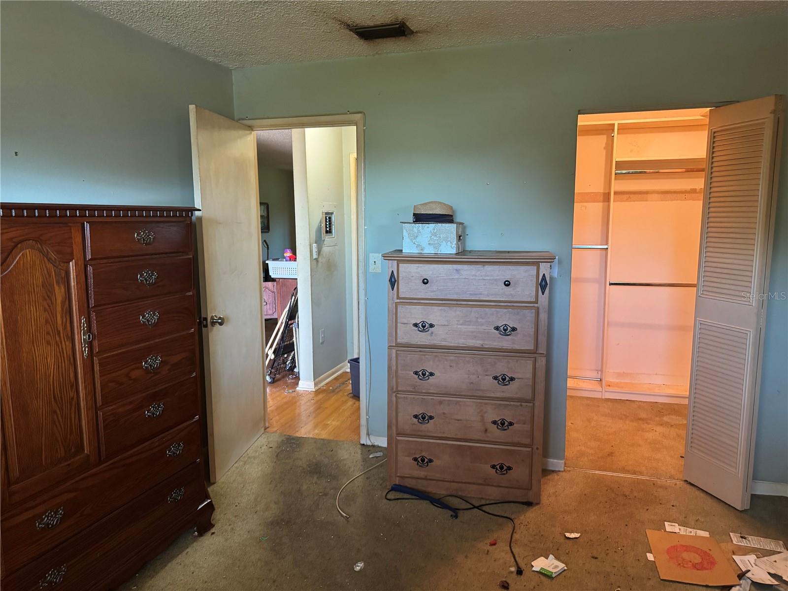 TB8417057 Property Photo