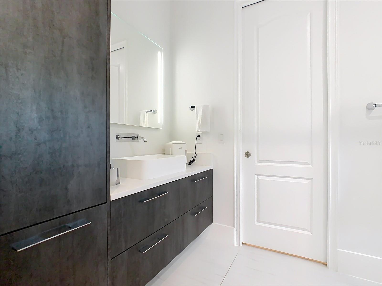 O6335502 Property Photo