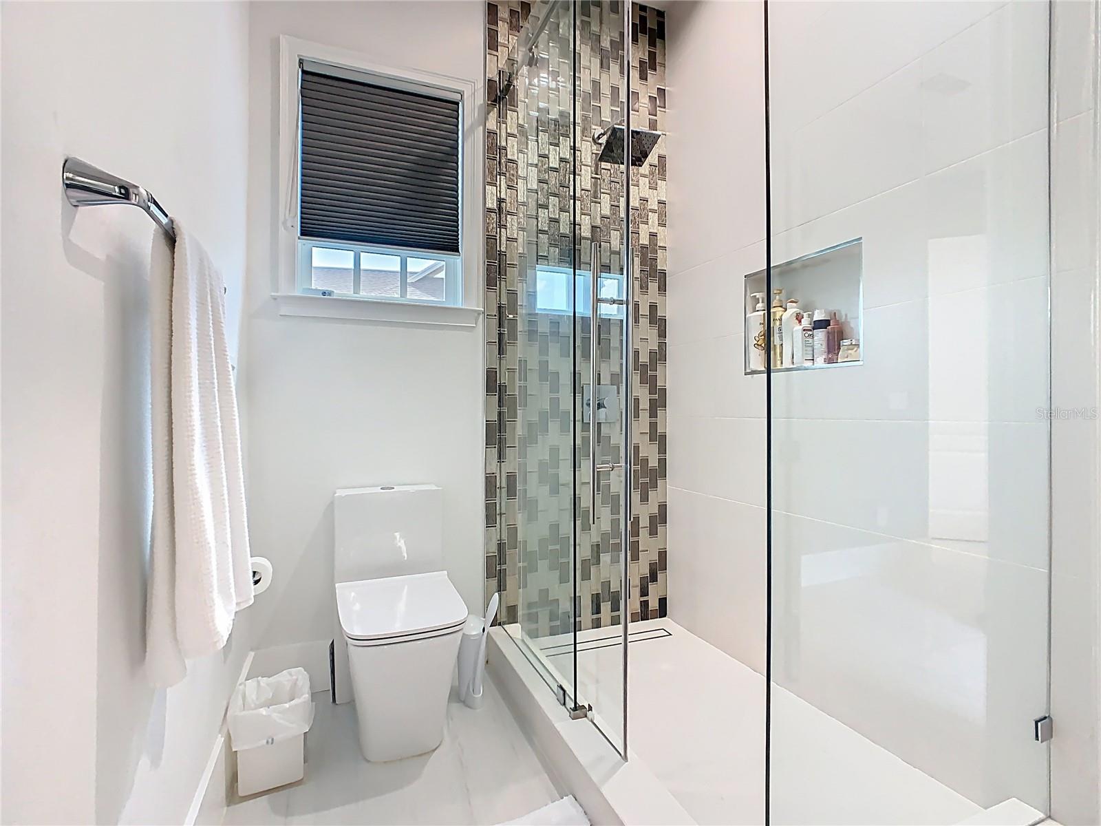 O6335502 Property Photo