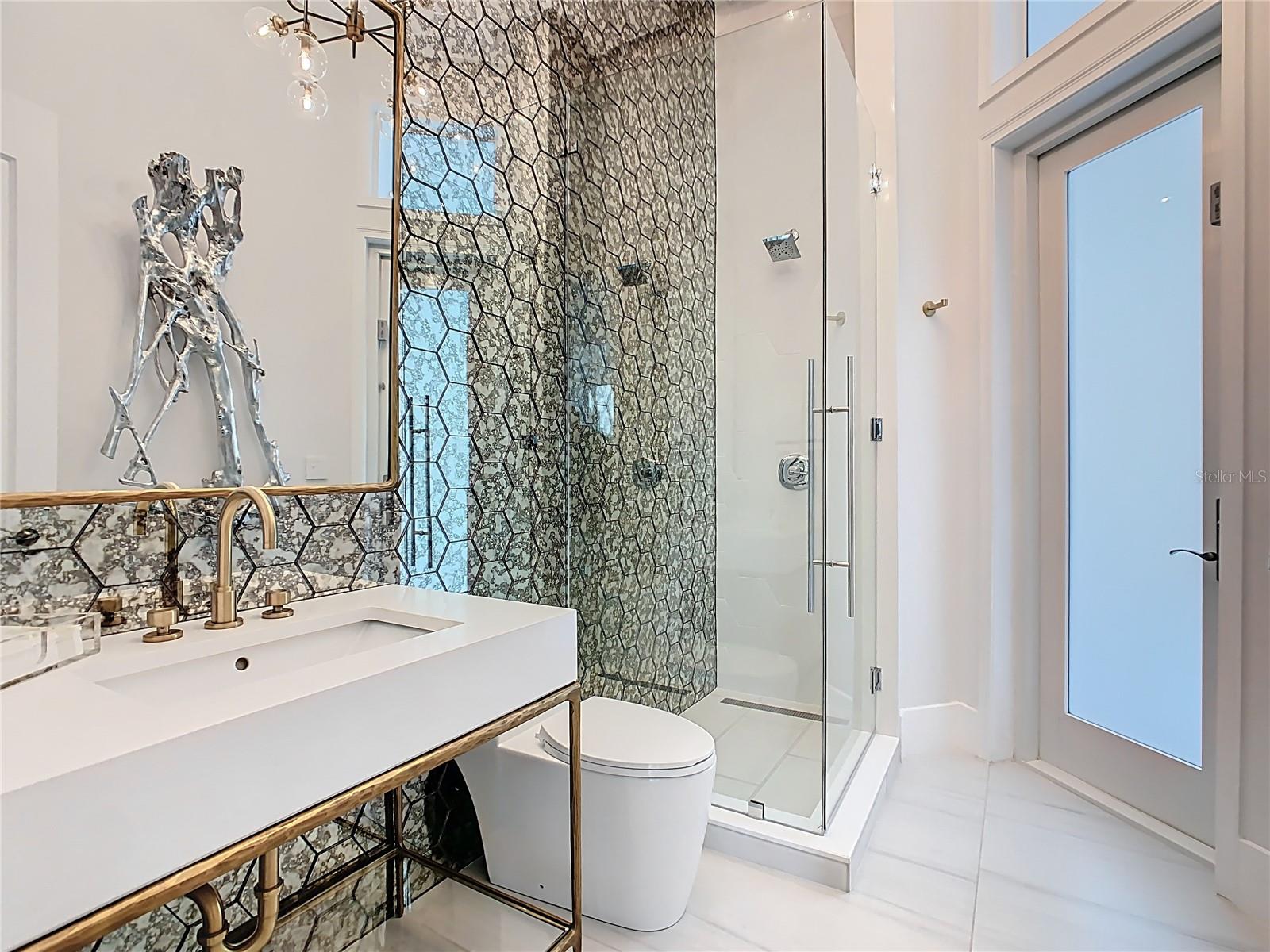 O6335502 Property Photo