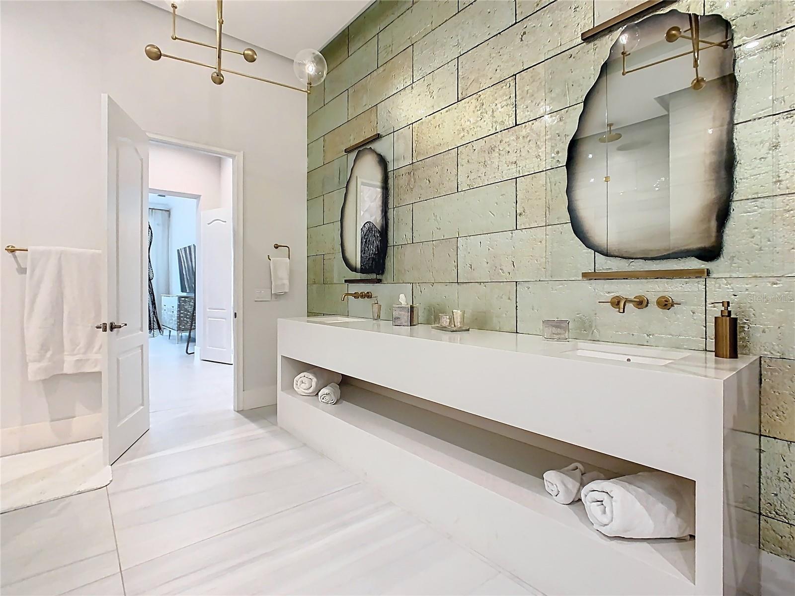 O6335502 Property Photo