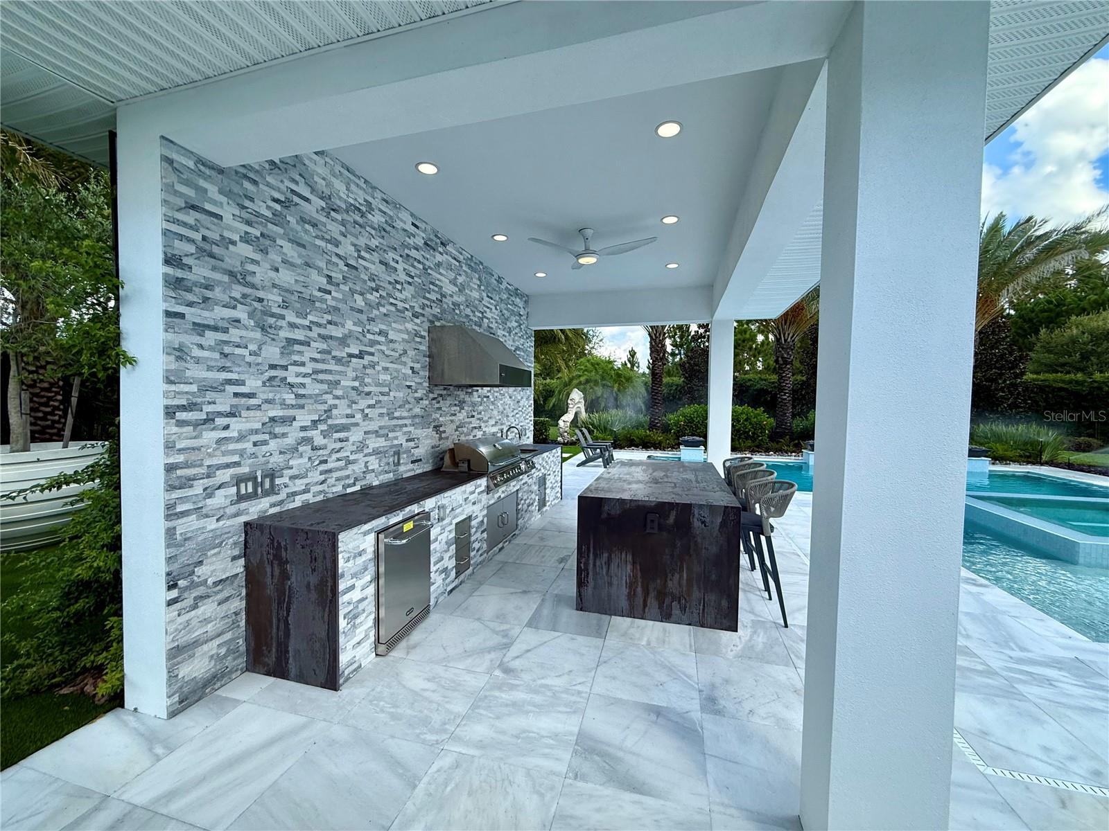 O6335502 Property Photo