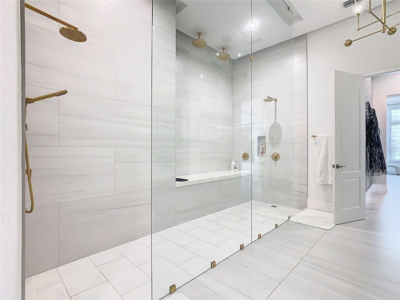 O6335502 Property Photo