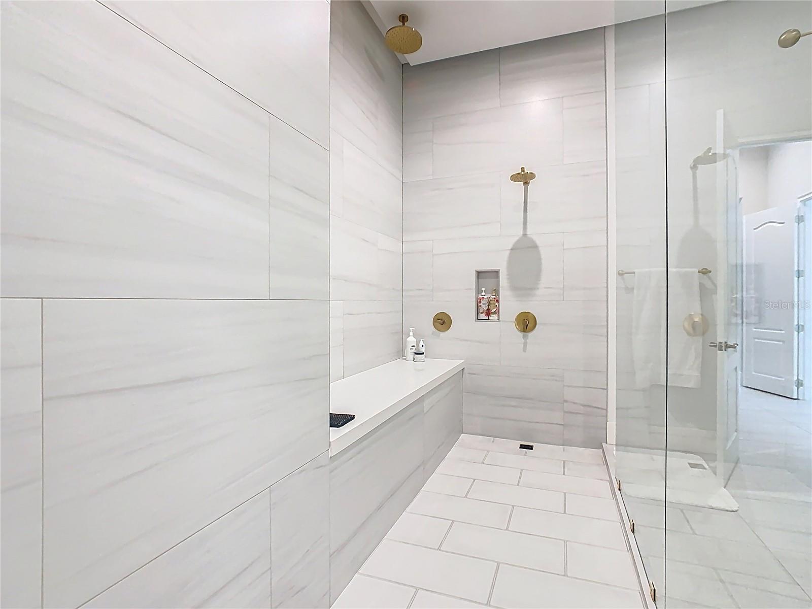 O6335502 Property Photo