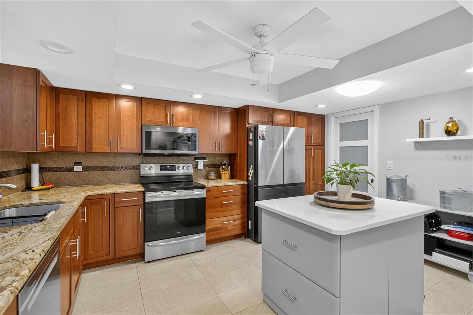 A4661943 Property Photo