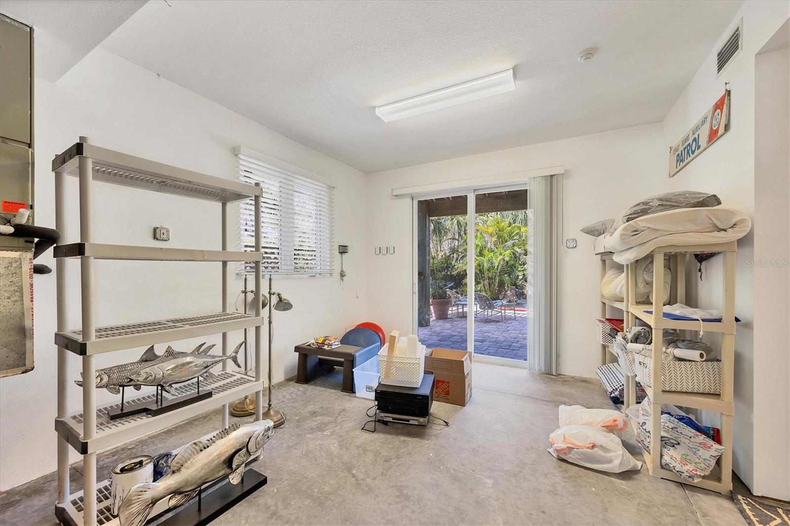 D6143418 Property Photo