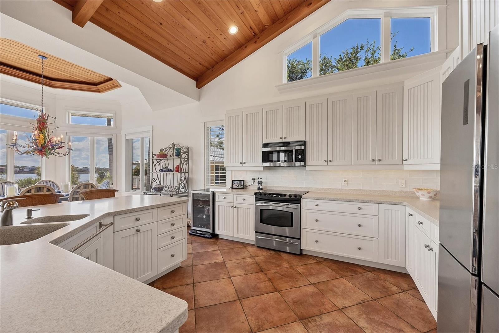 D6143418 Property Photo