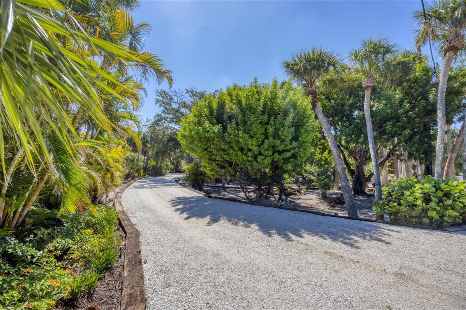 D6143418 Property Photo