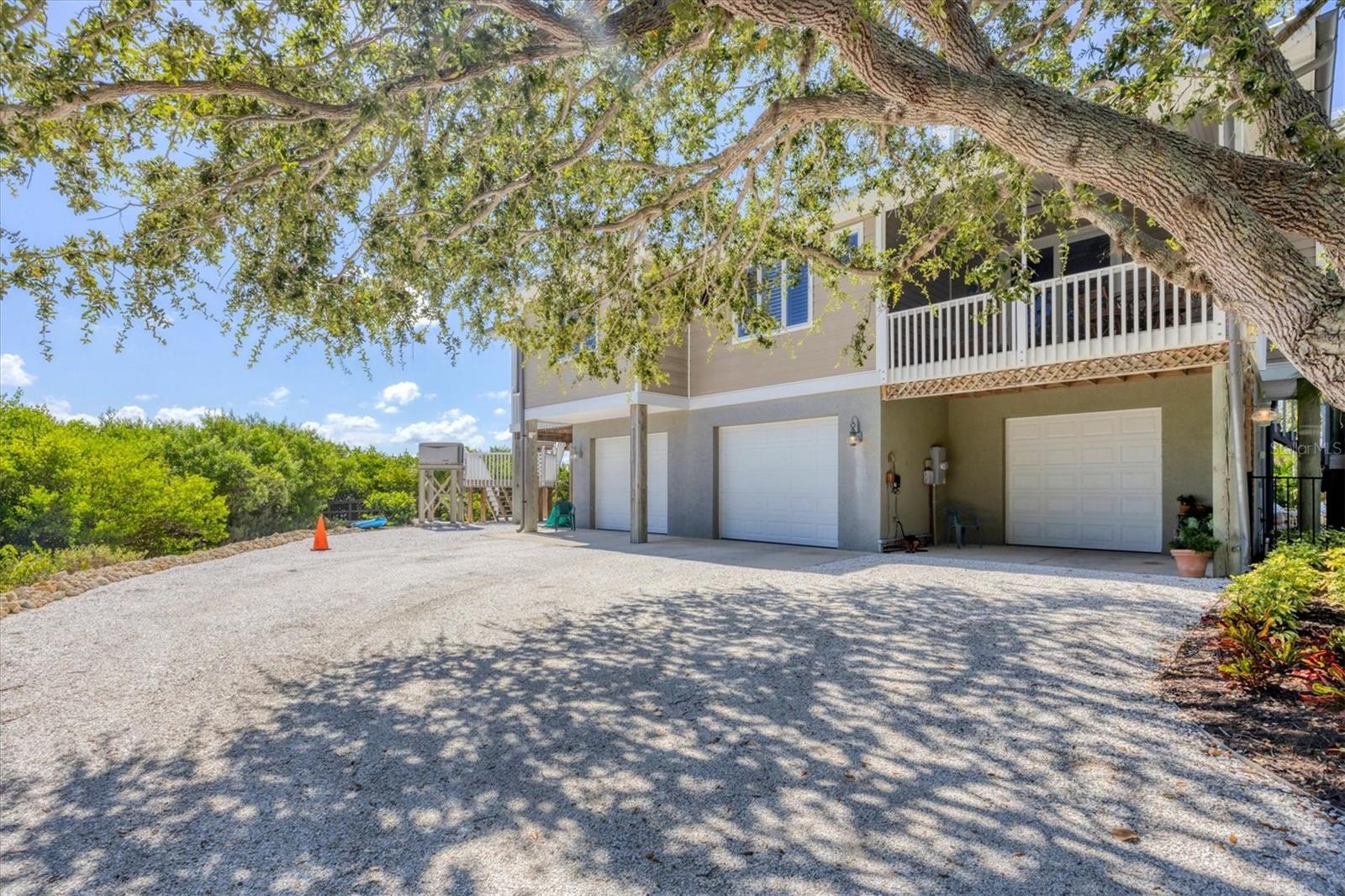 D6143418 Property Photo