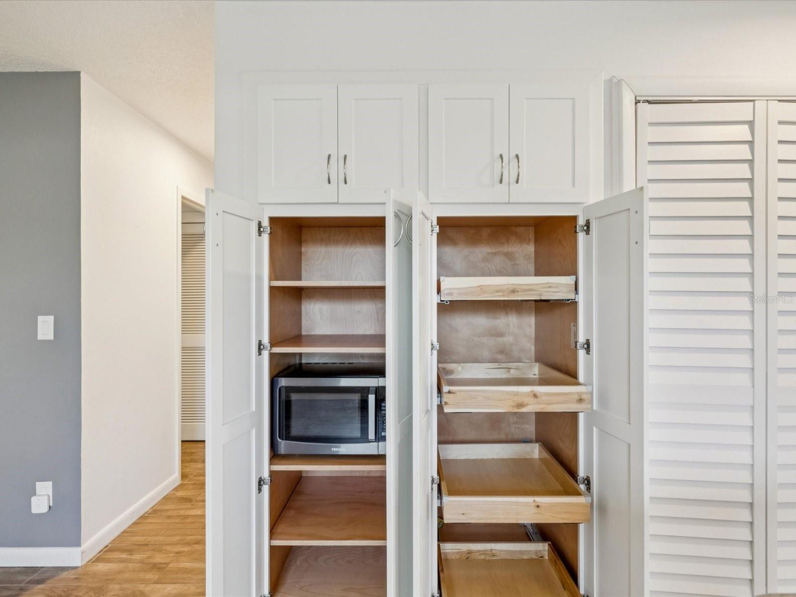 Schrock Pantry System