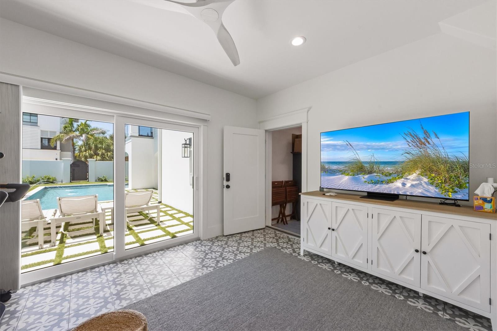 A4661964 Property Photo