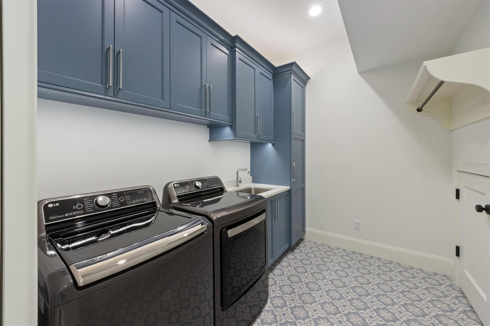 A4661964 Property Photo