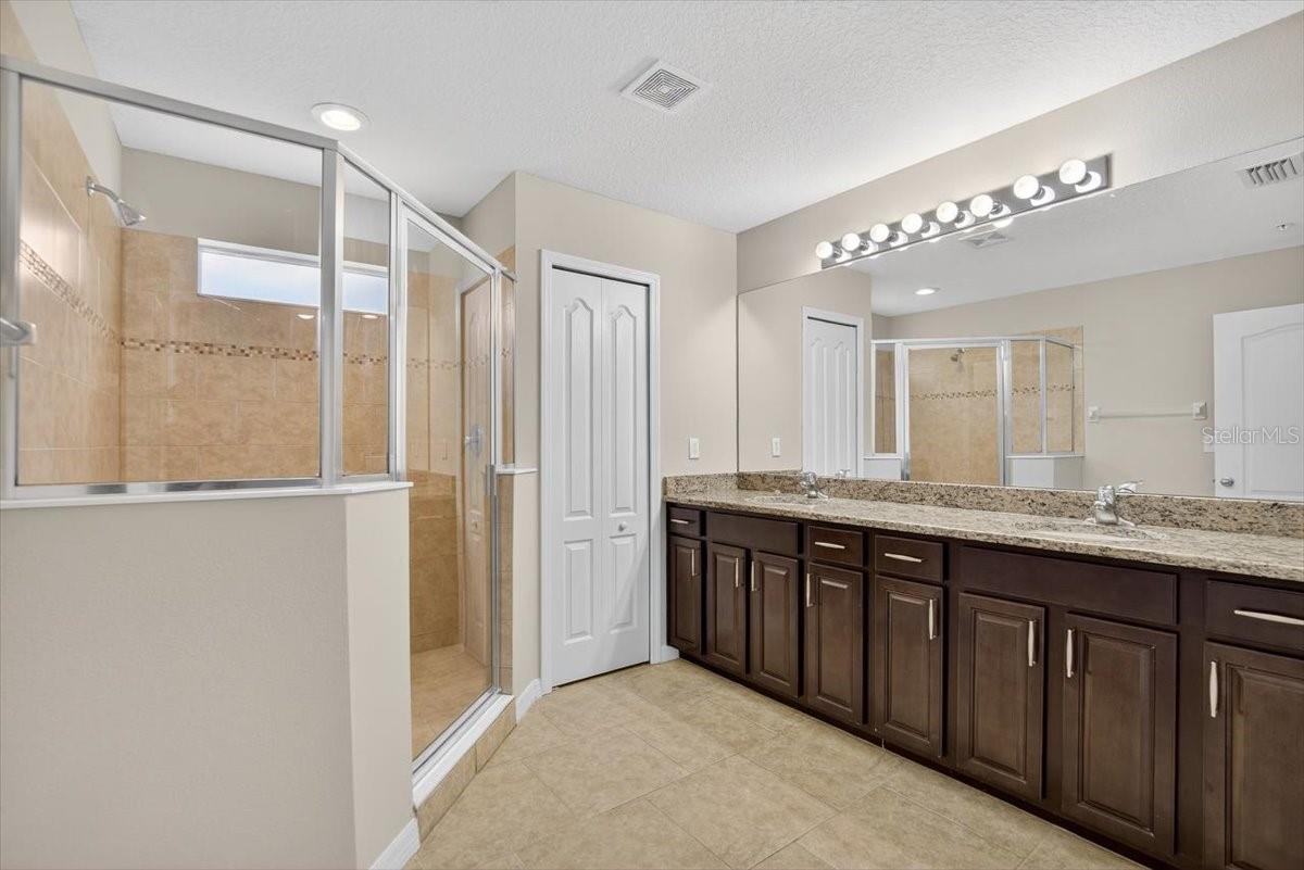 8632 MIRAMAR TERRACE CIR, TEMPLE TERRACE, FL, 33637