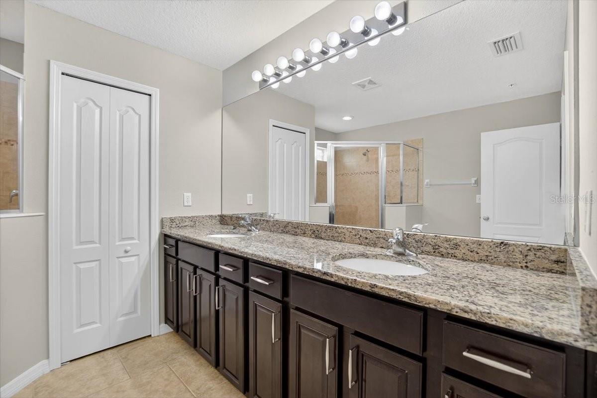 8632 MIRAMAR TERRACE CIR, TEMPLE TERRACE, FL, 33637