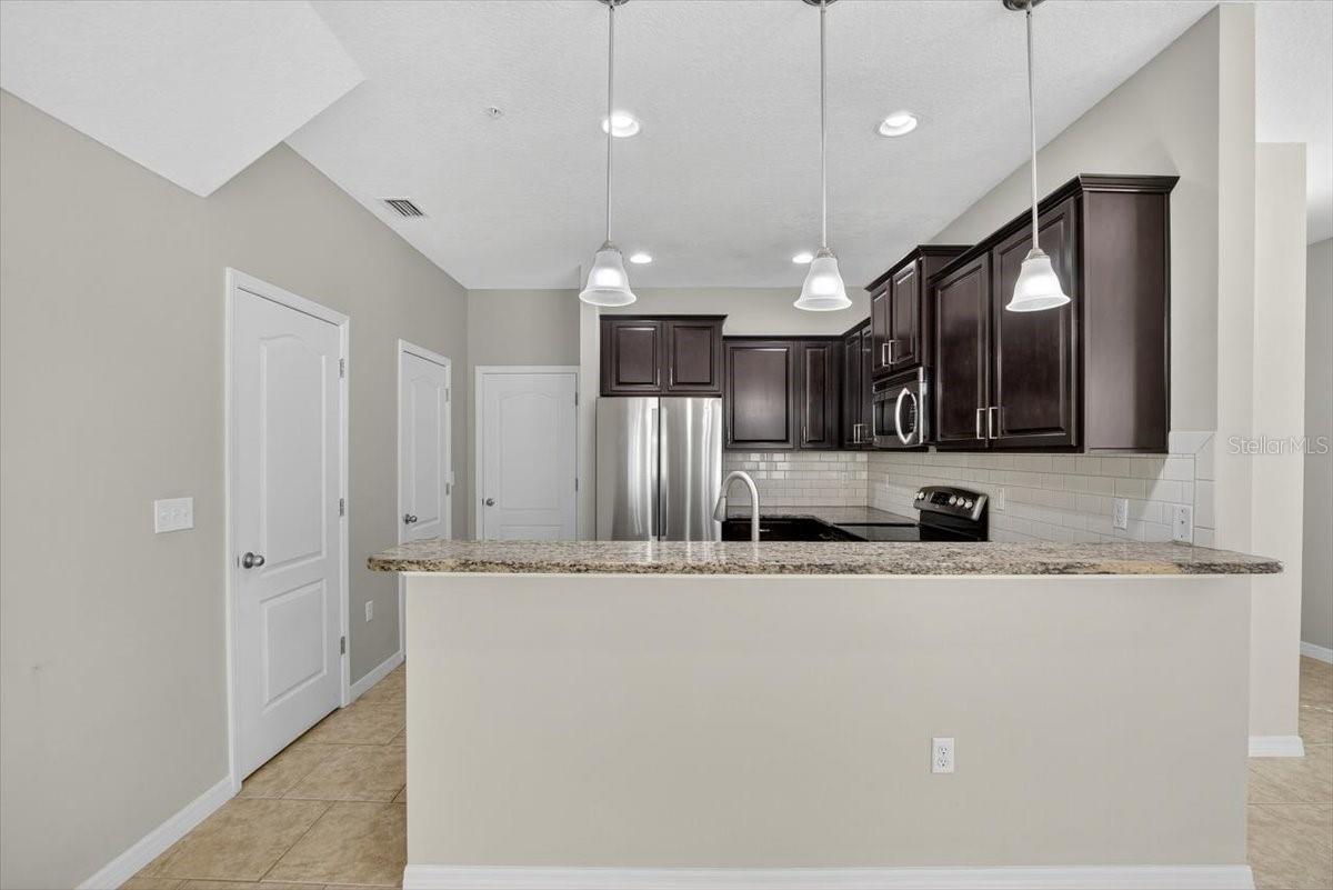 8632 MIRAMAR TERRACE CIR, TEMPLE TERRACE, FL, 33637