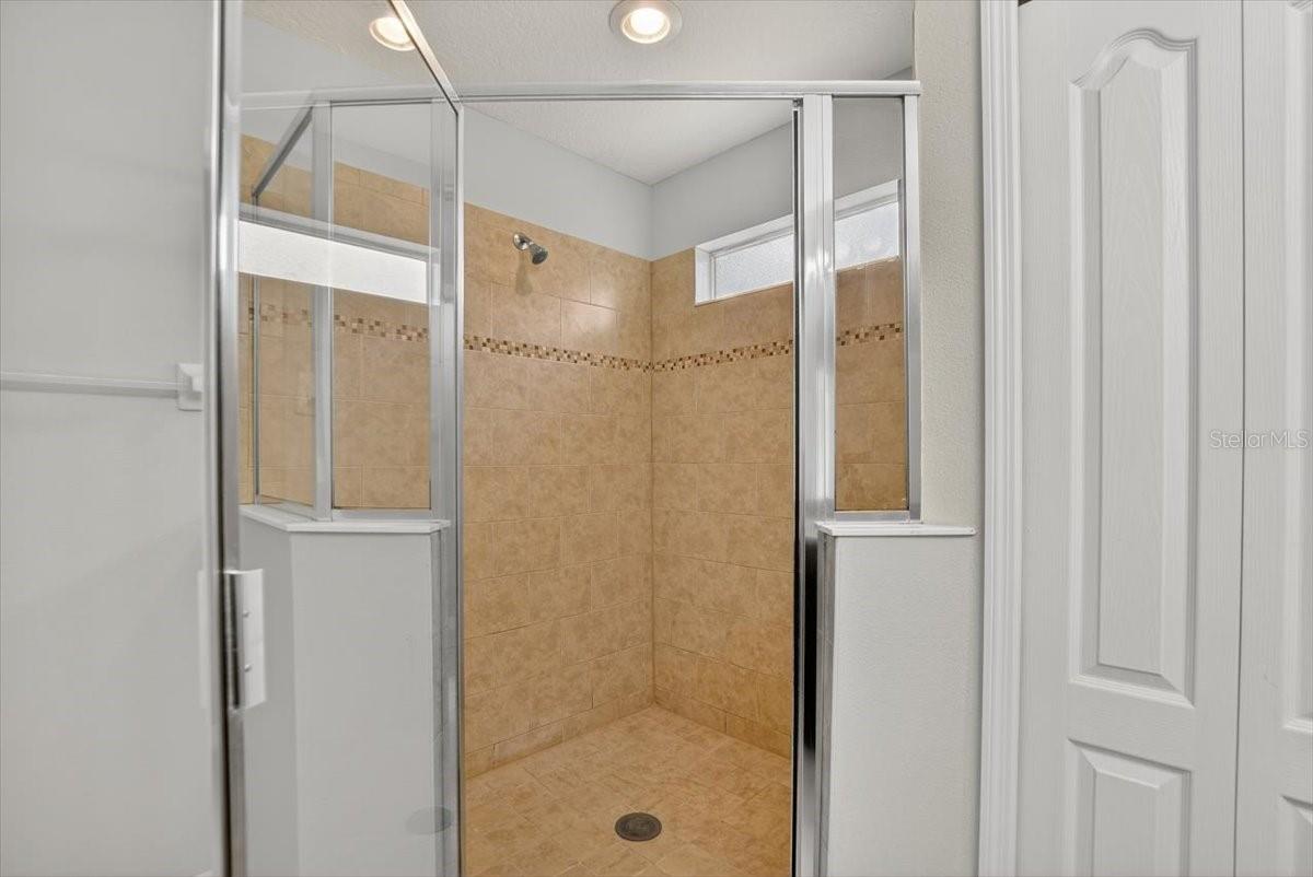 8632 MIRAMAR TERRACE CIR, TEMPLE TERRACE, FL, 33637