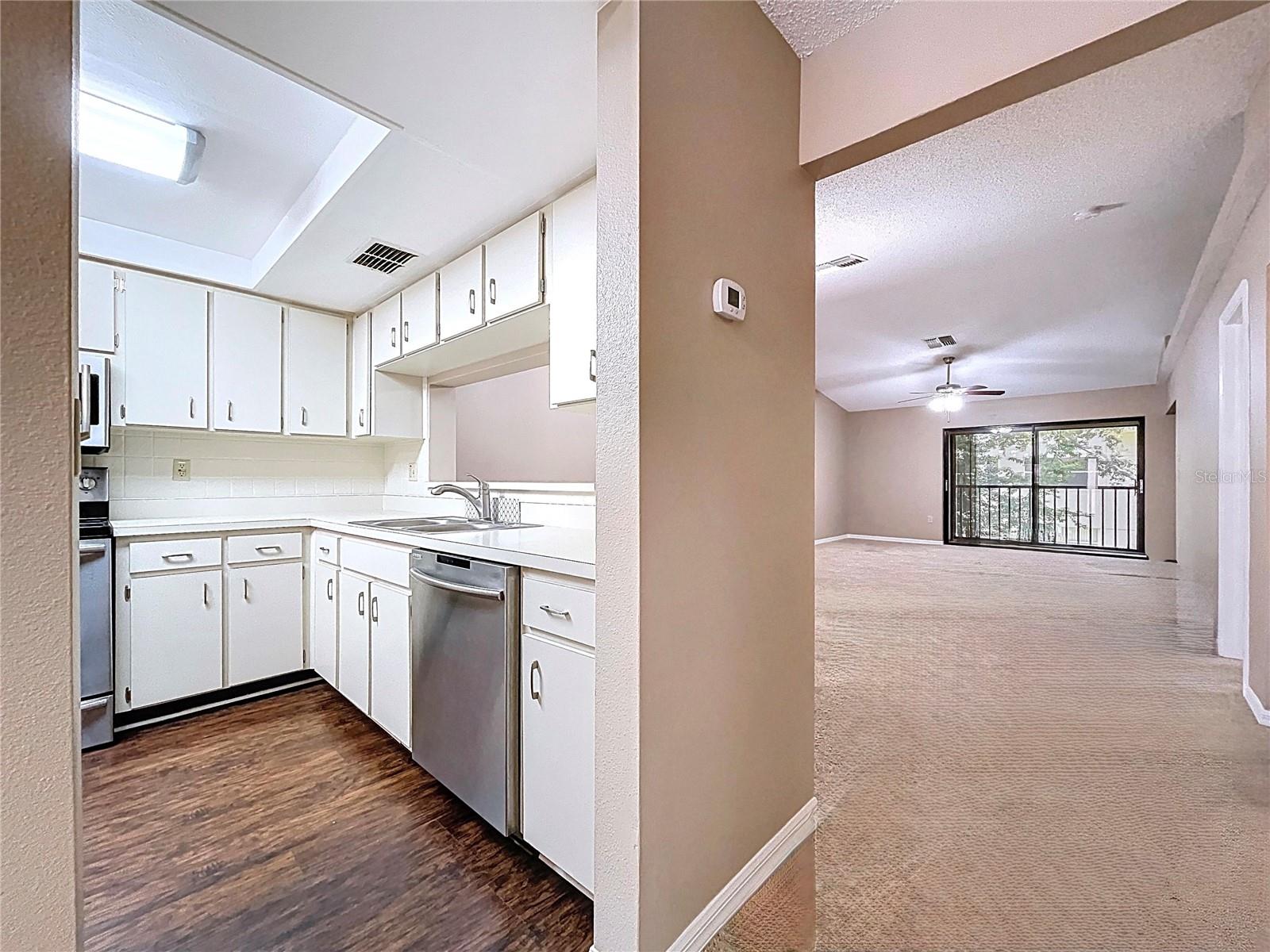 2020 LAKEVIEW DR #203, CLEARWATER, FL, 33763