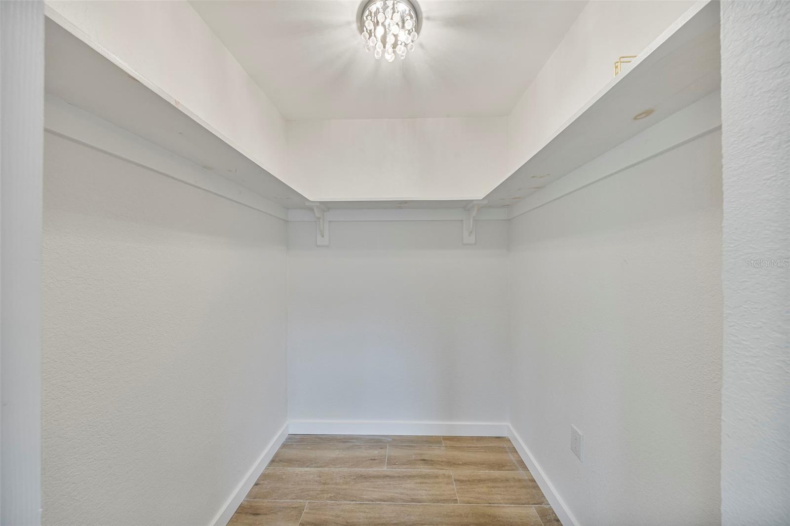 Walk in closet in the primary!