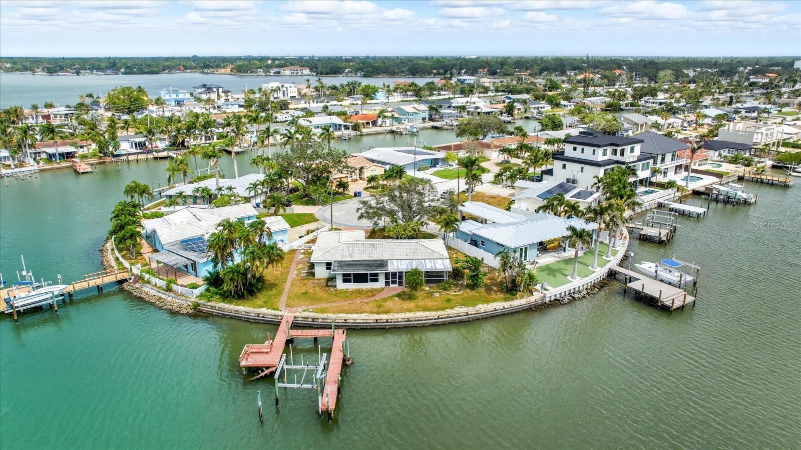 7998 1ST AVE S, ST PETERSBURG, FL, 33707