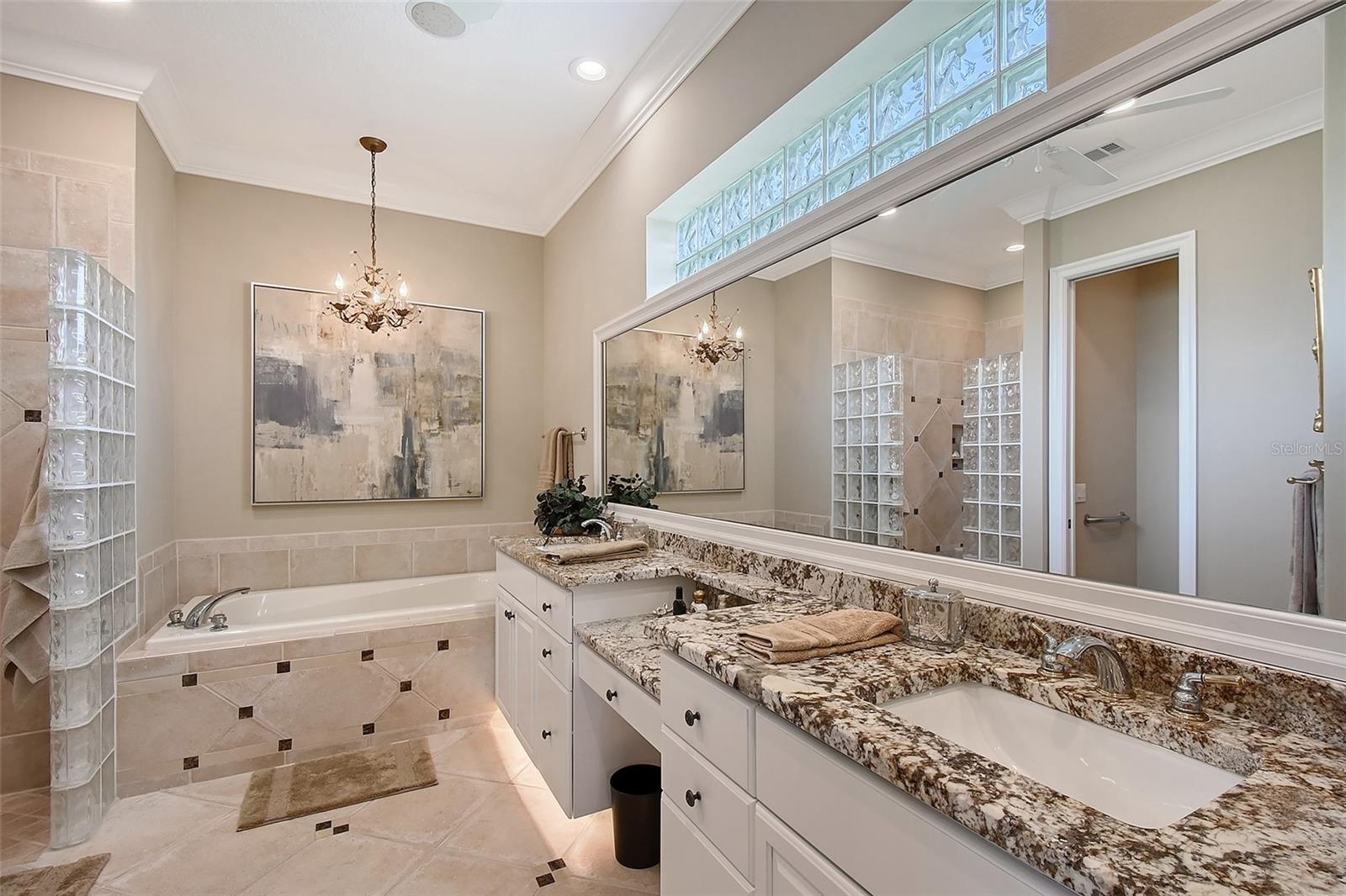 A4662015 Property Photo