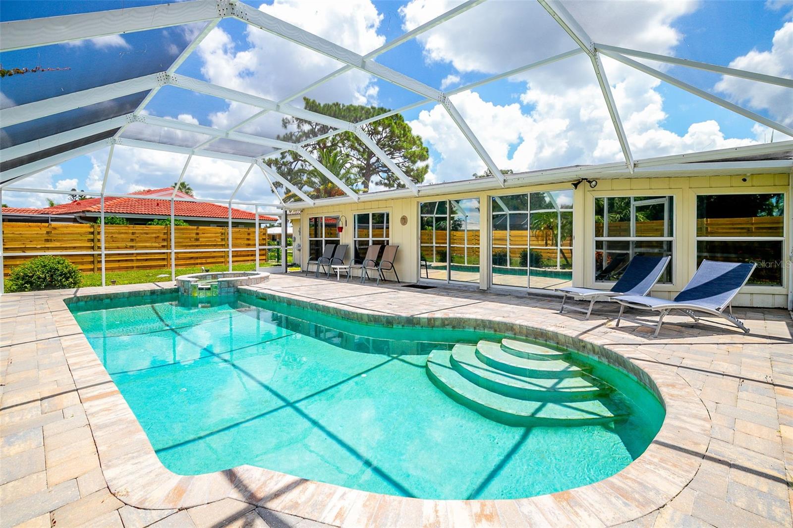 A4662030 Property Photo