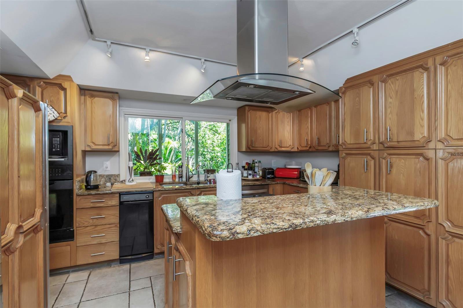 Plenty of cabinet space!