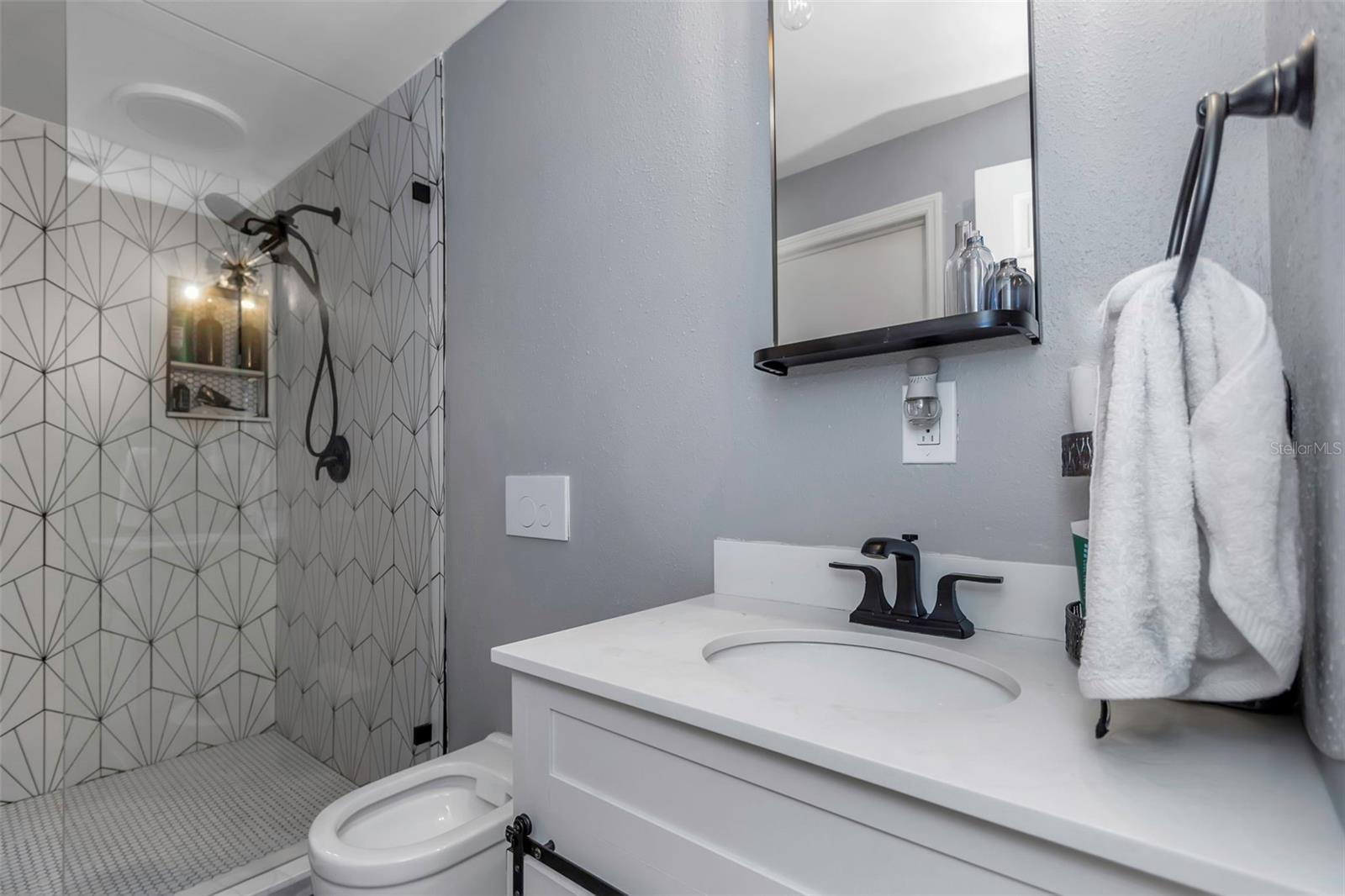 1at floor bath with two doors