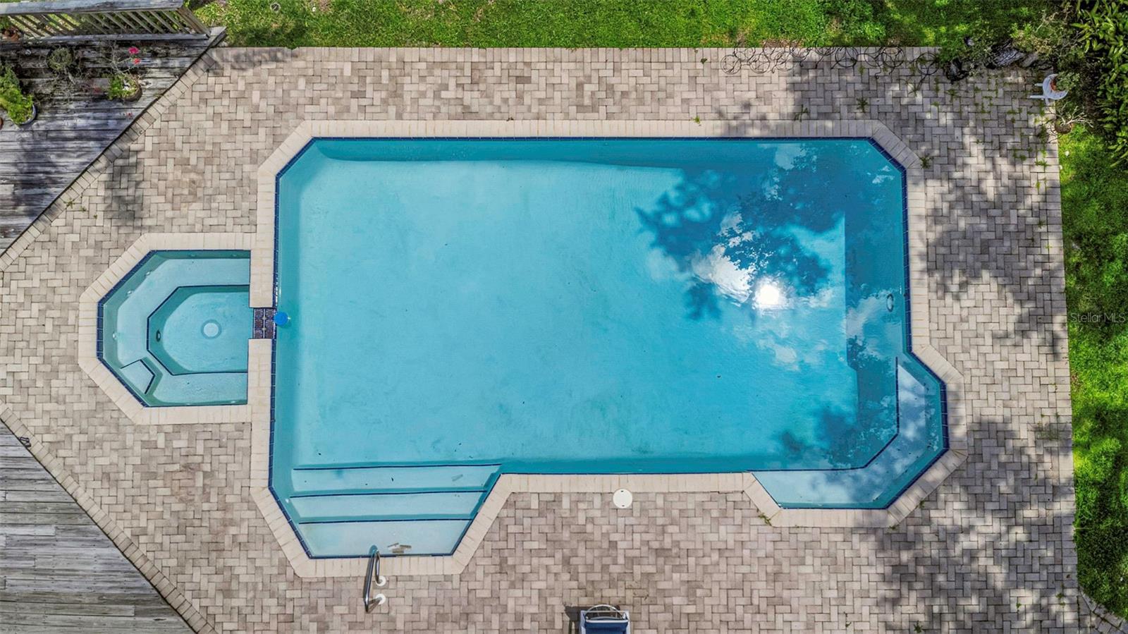 Lovely pool/spa