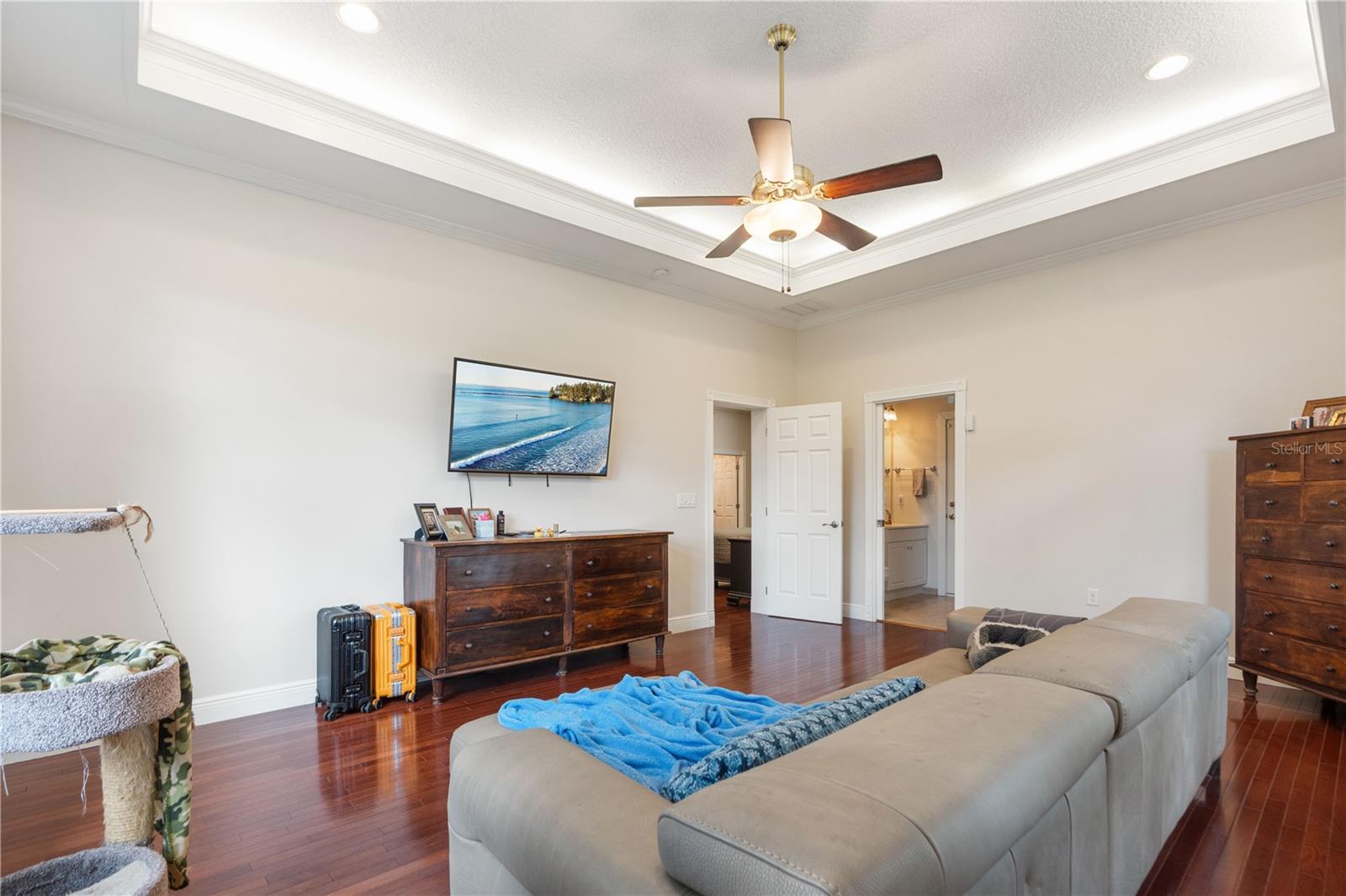 Primary Lounge/ Flex space