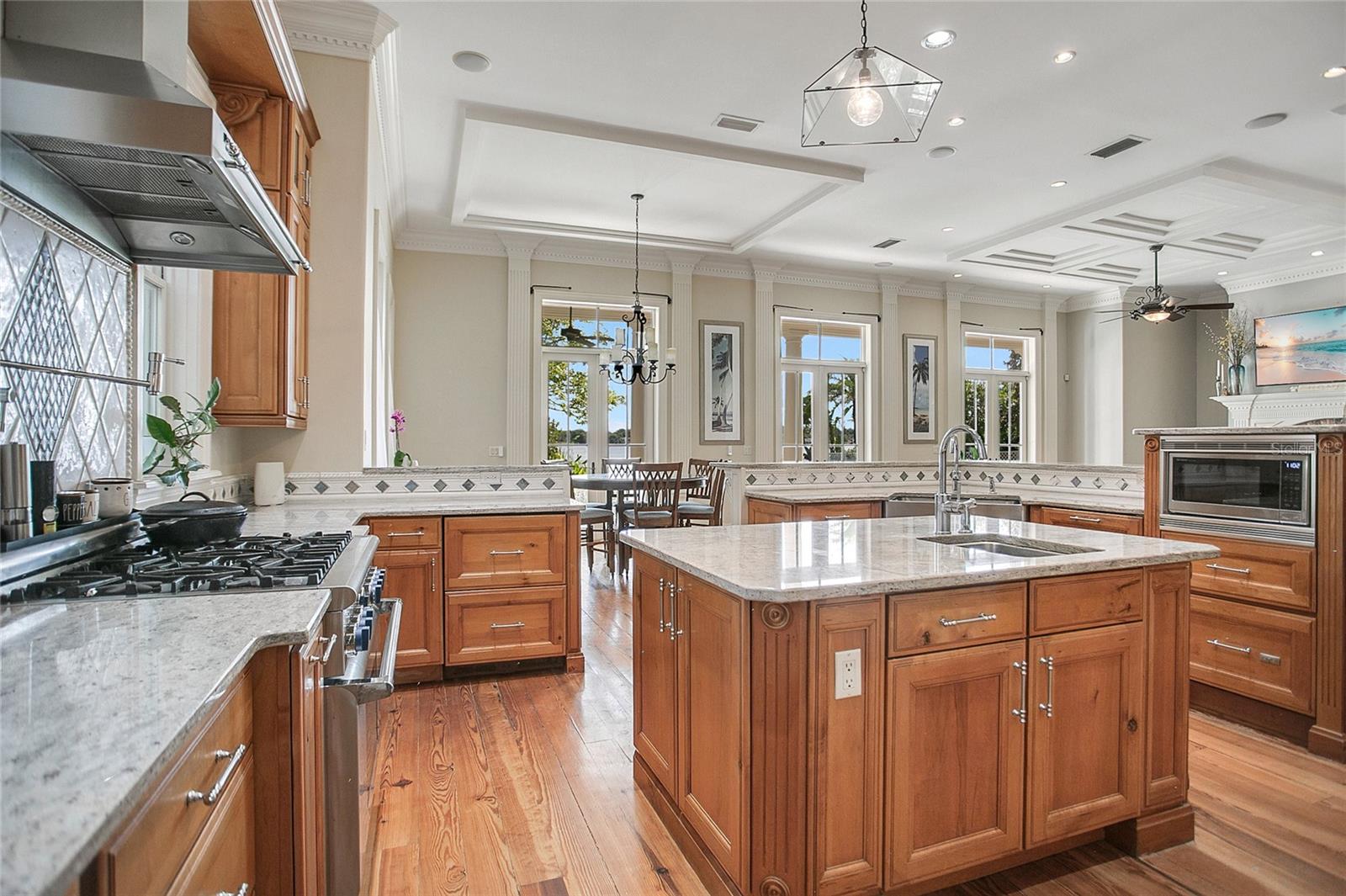 O6335825 Property Photo