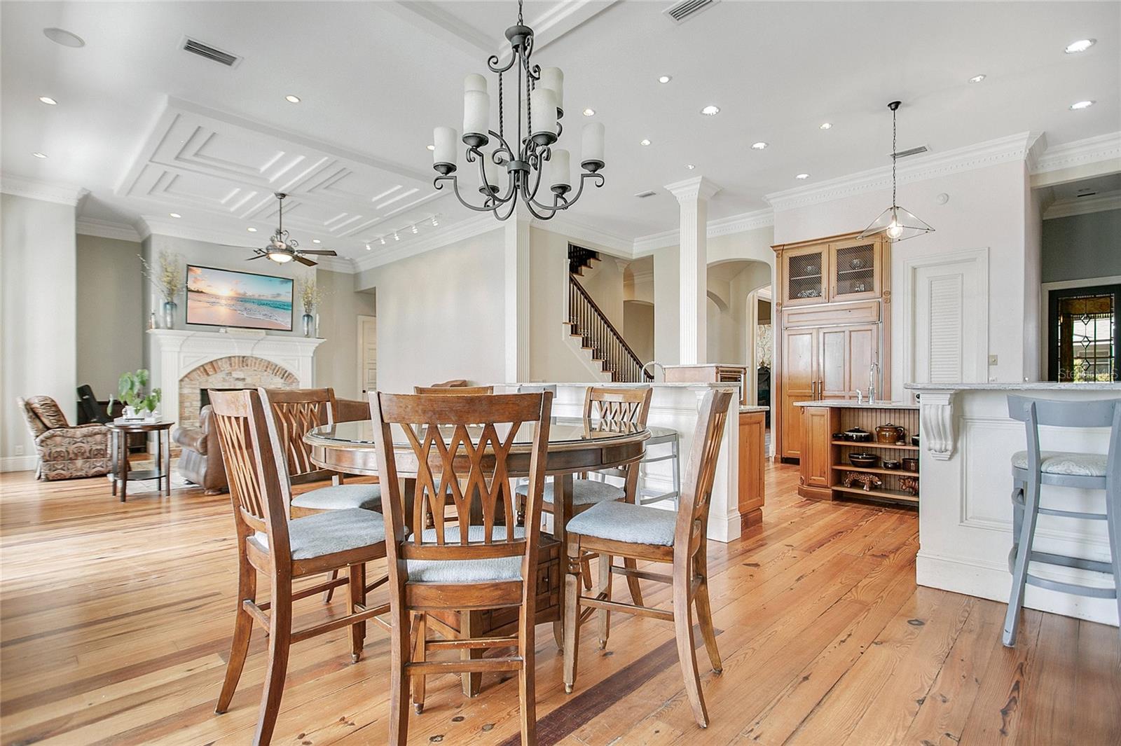 O6335825 Property Photo