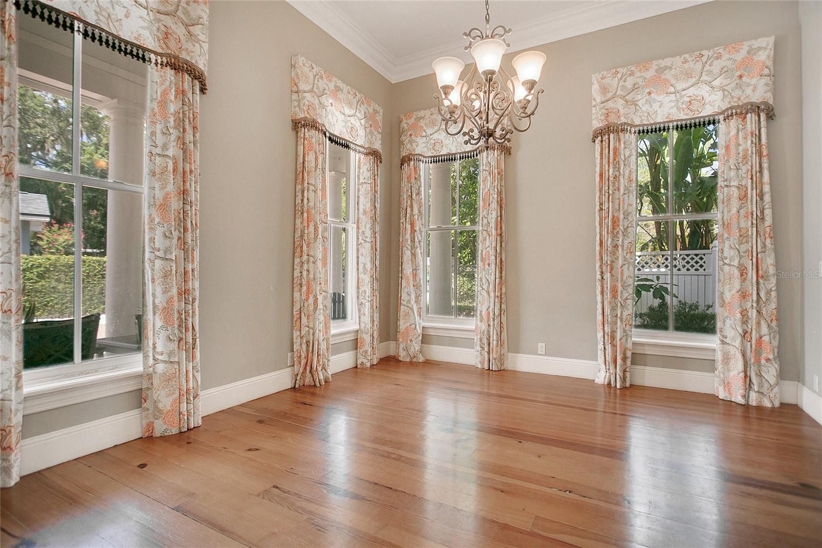 O6335825 Property Photo