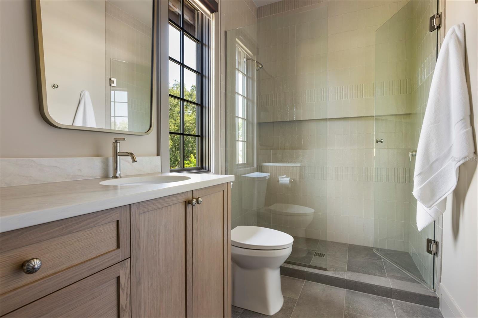 O6335854 Property Photo