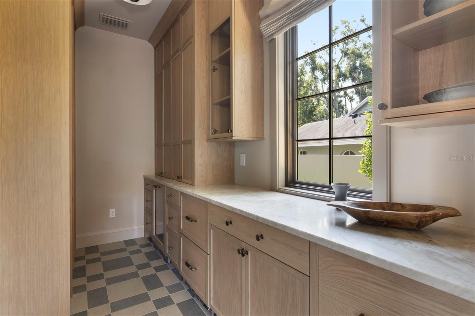 O6335854 Property Photo