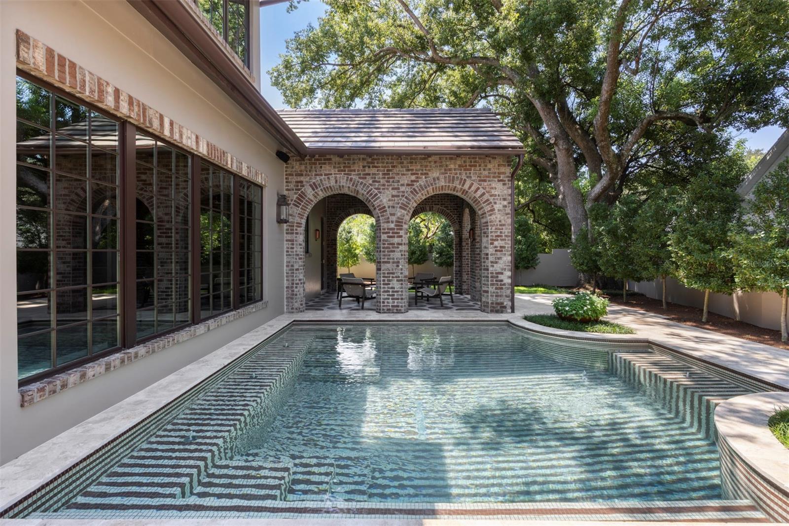 O6335854 Property Photo