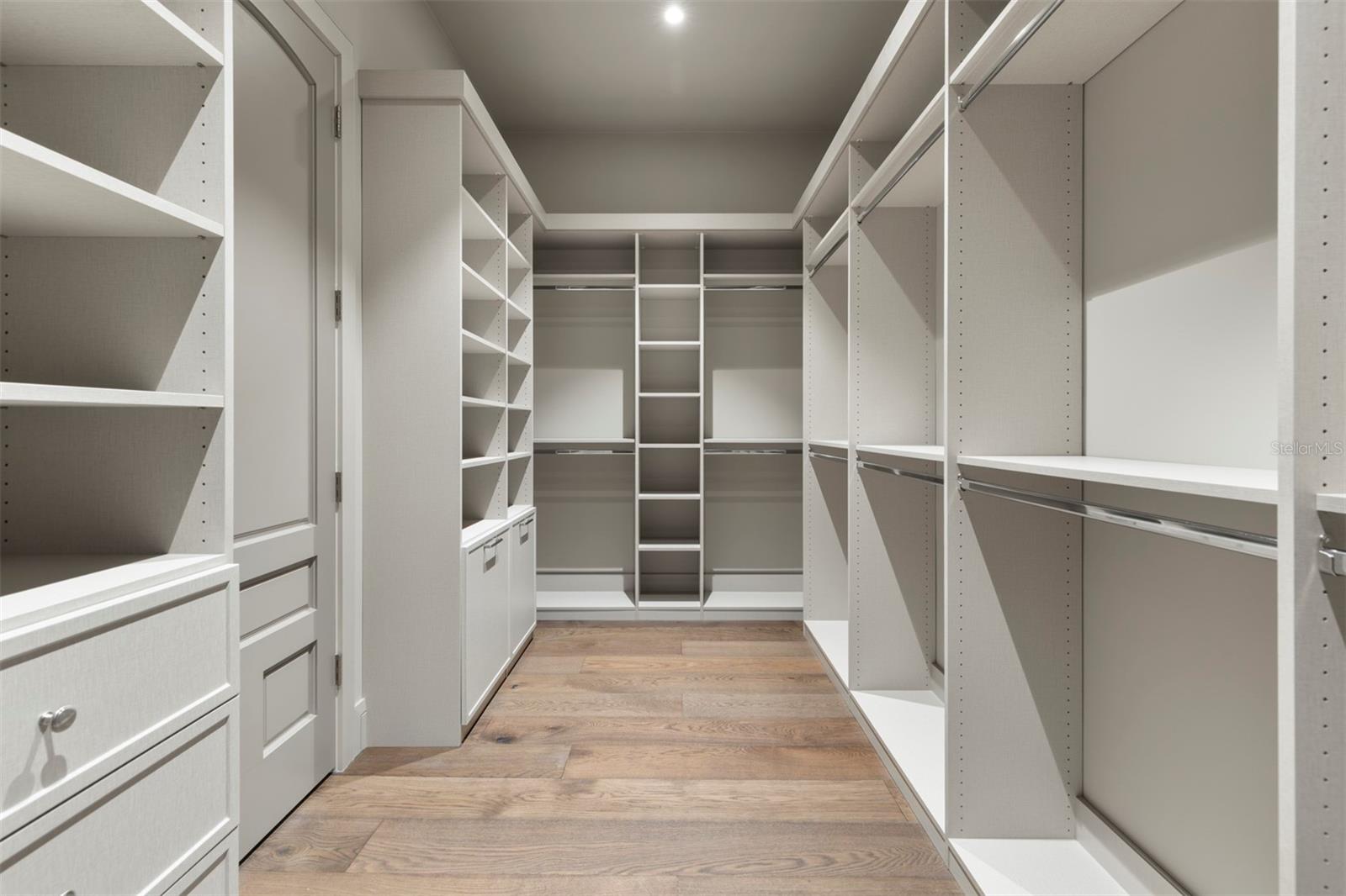 O6335854 Property Photo