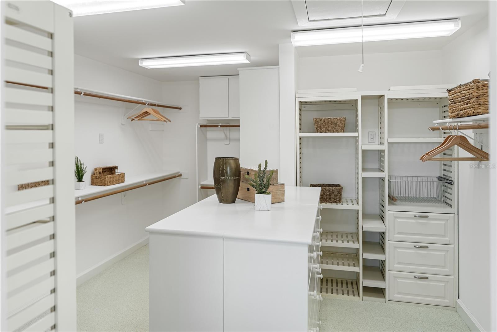 A4662073 Property Photo