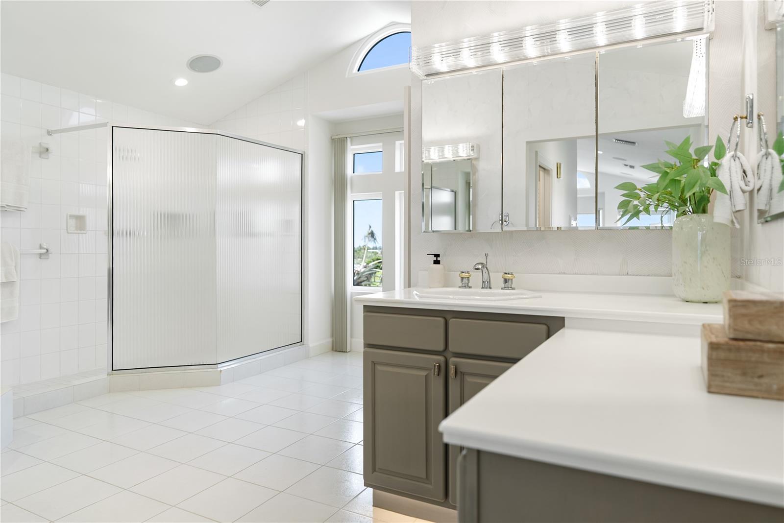 A4662073 Property Photo