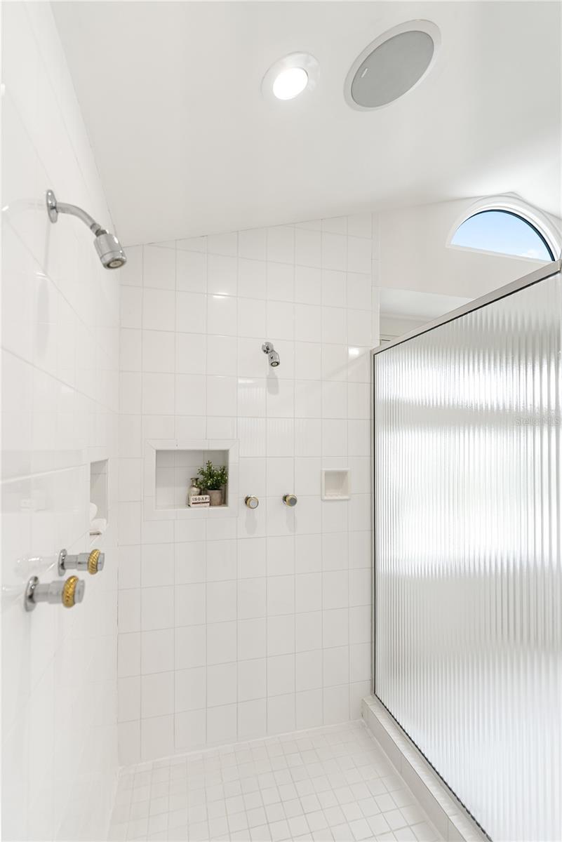 A4662073 Property Photo