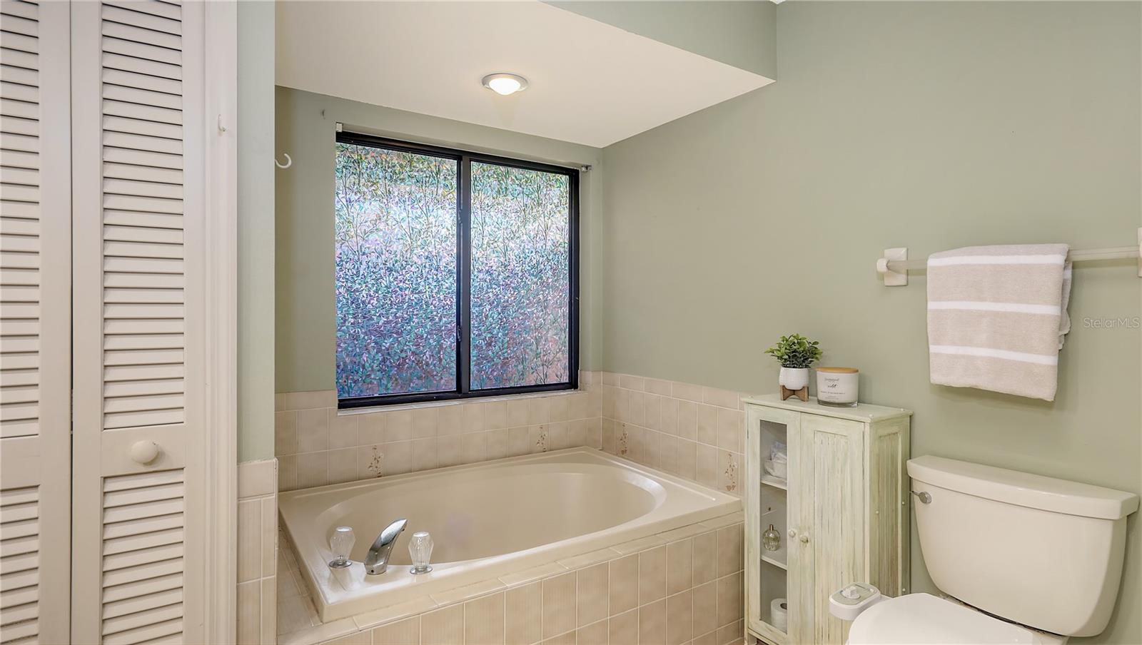 A4662085 Property Photo