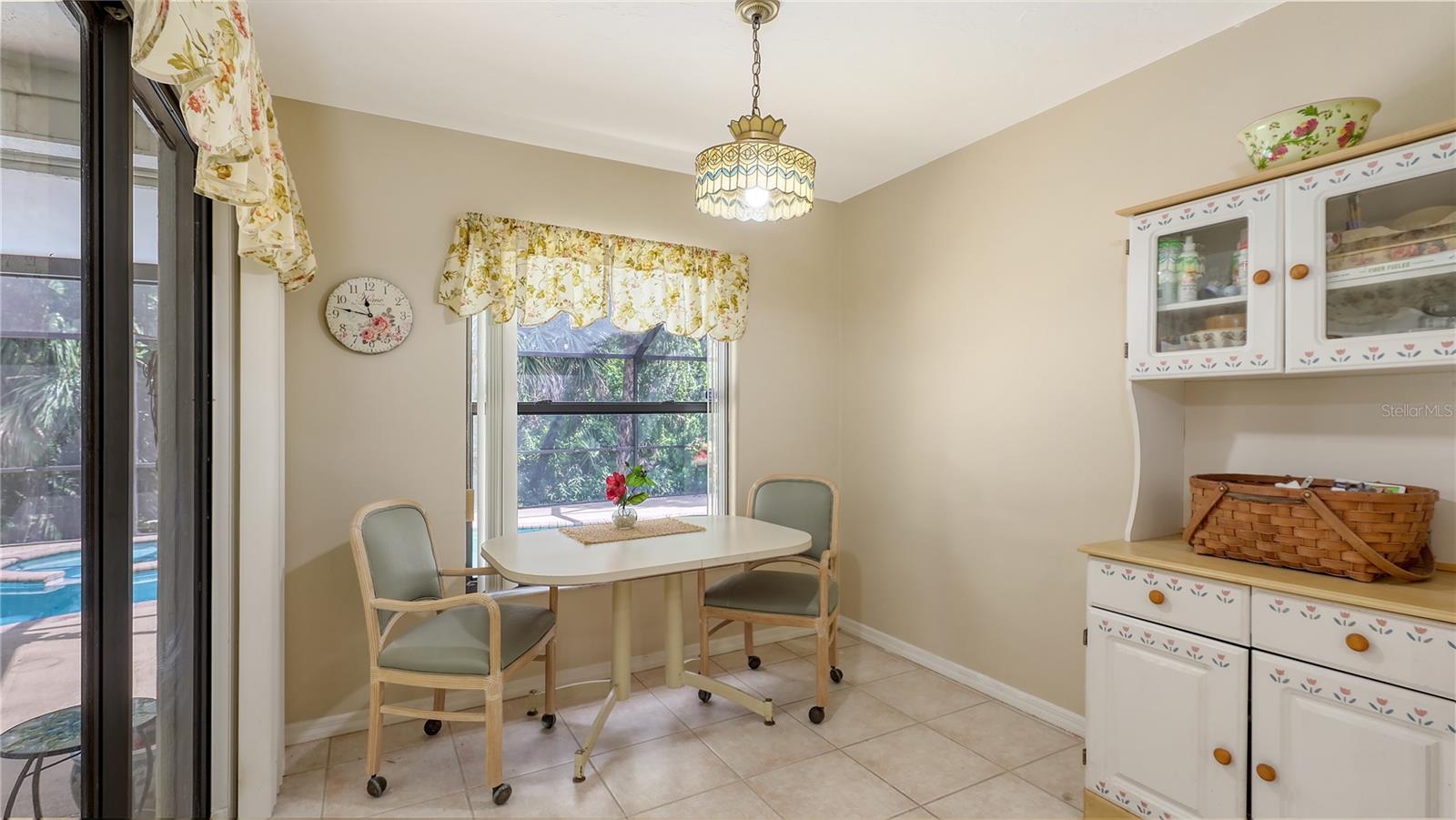 A4662085 Property Photo